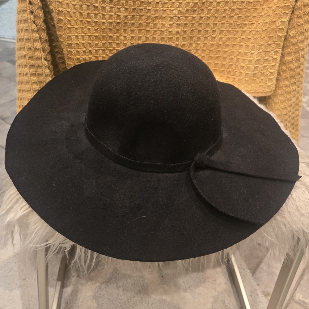 Boutine LA Black Wide-Brimmed Hat